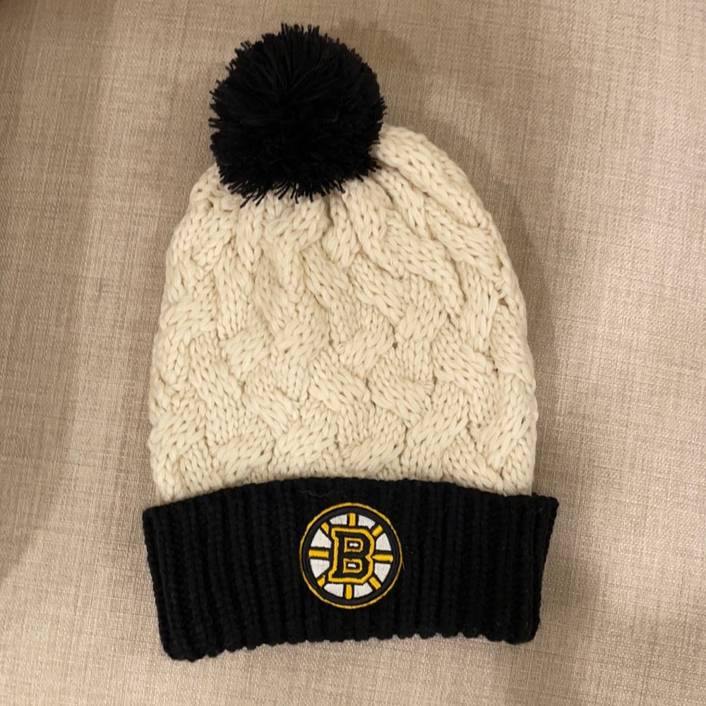 NWOT Knit winter BRUINS hat